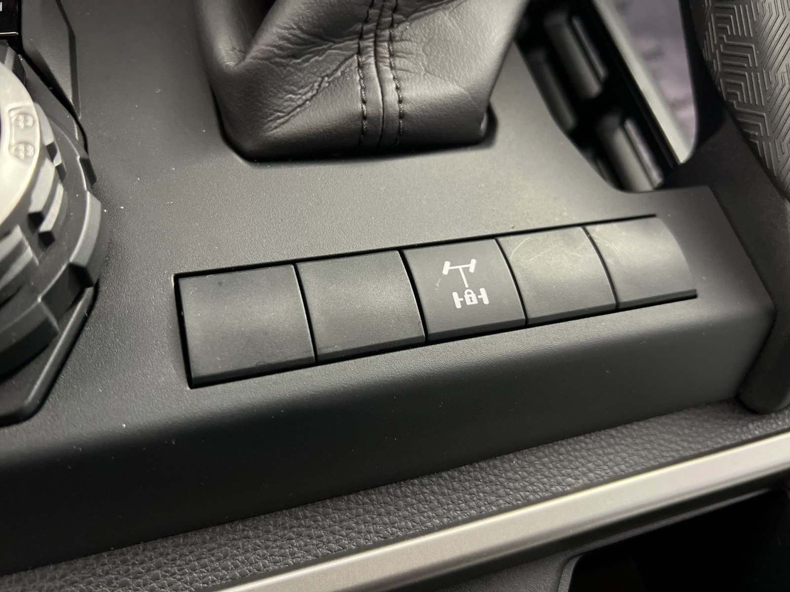 Used 2025 Toyota 4Runner TRD Off-Road image 32