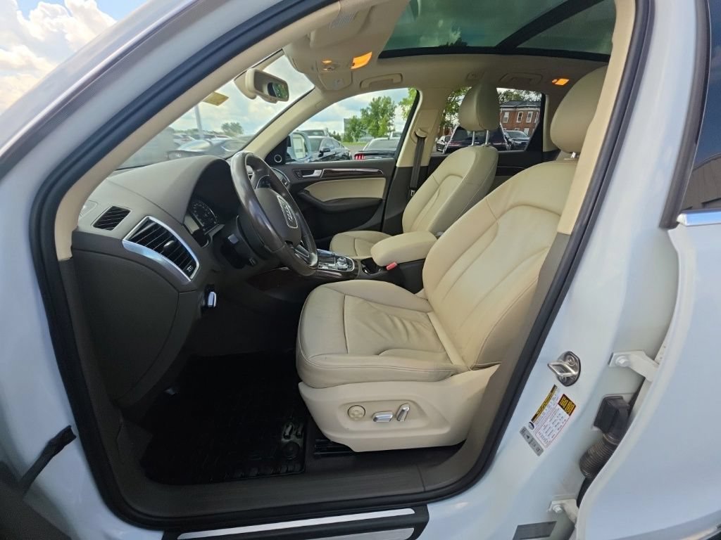 Used 2017 Audi Q5 2.0T Premium Plus w/ Technology Package AWD/4WD image 14
