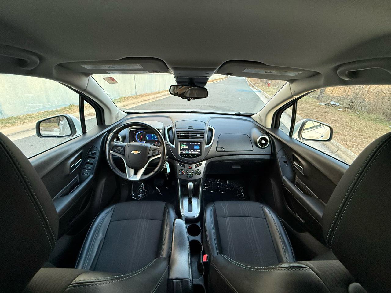 Used 2016 Chevrolet Trax LT w/ LT Convenience Package image 5