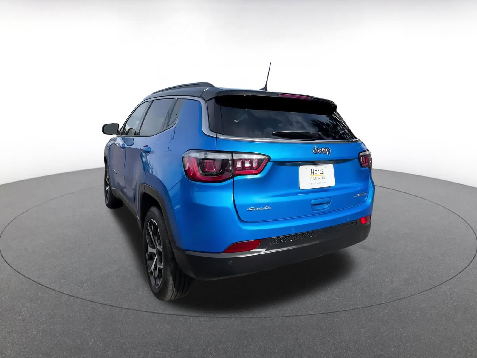 Used 2025 Jeep Compass Limited image 11