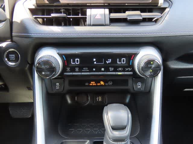 Used 2025 Toyota RAV4 XLE AWD/4WD image 20