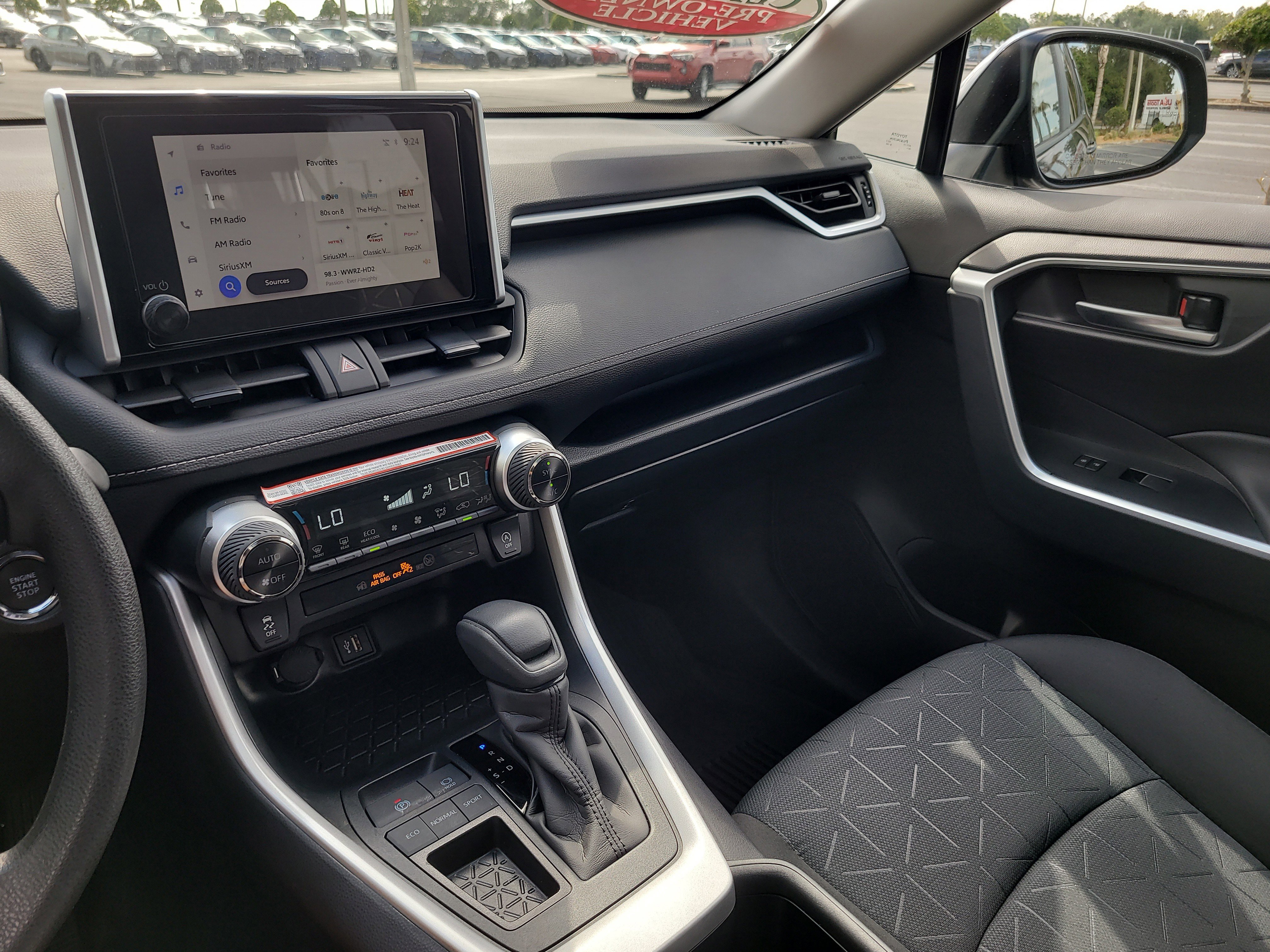 Certified 2025 Toyota RAV4 XLE FWD image 24
