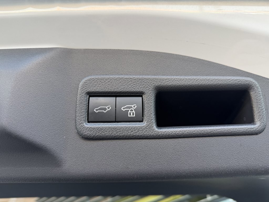 Used 2024 Toyota bZ4X XLE w/ Weather Package image 33