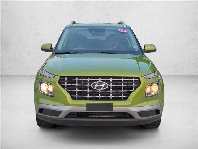 Used 2024 Hyundai Venue SEL FWD image 2