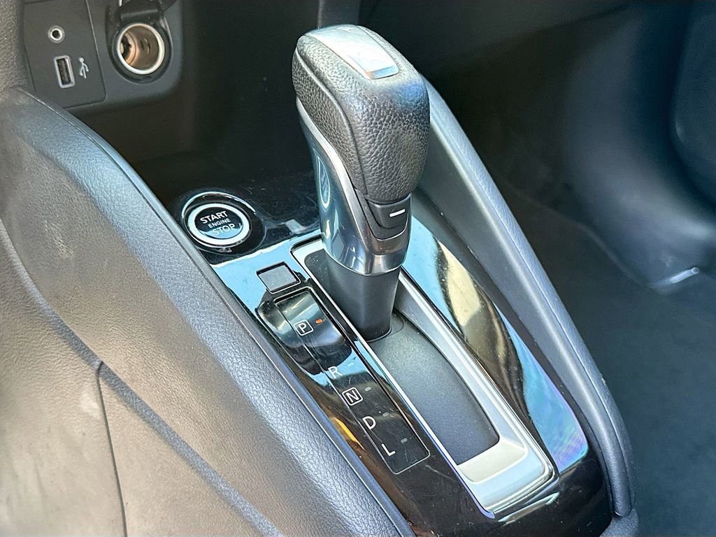 Used 2021 Nissan Versa SR w/ Convenience Package FWD image 12