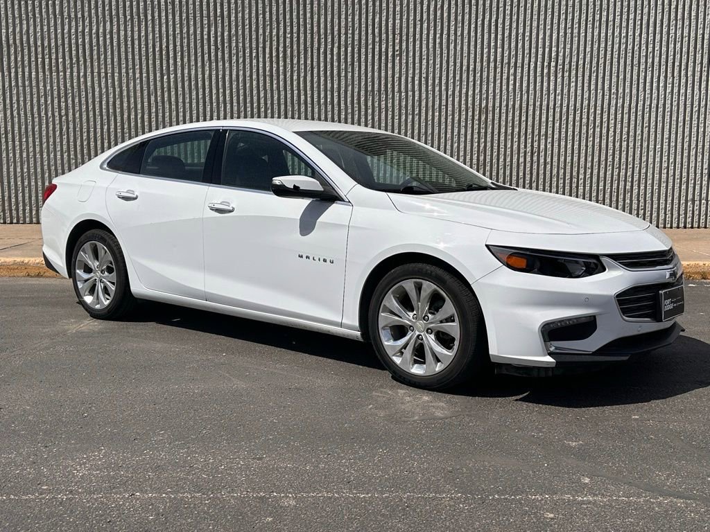 Used 2017 Chevrolet Malibu Premier w/ Driver Confidence Package FWD image 9