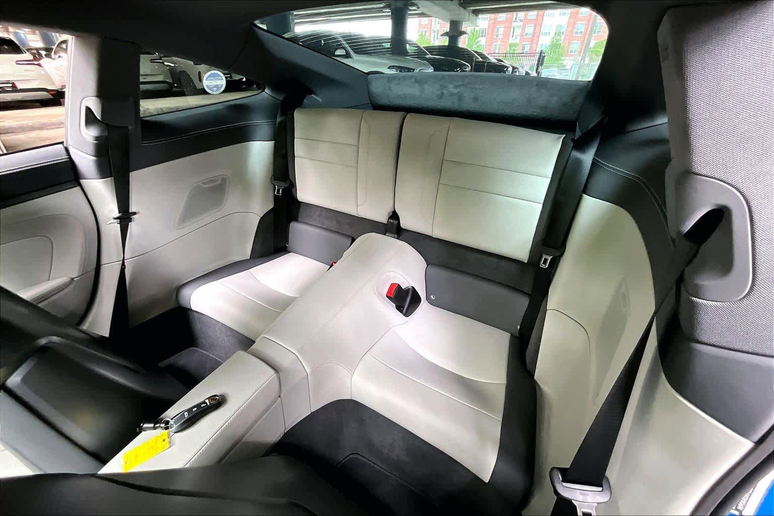 Used 2025 Porsche 911 Carrera RWD image 19