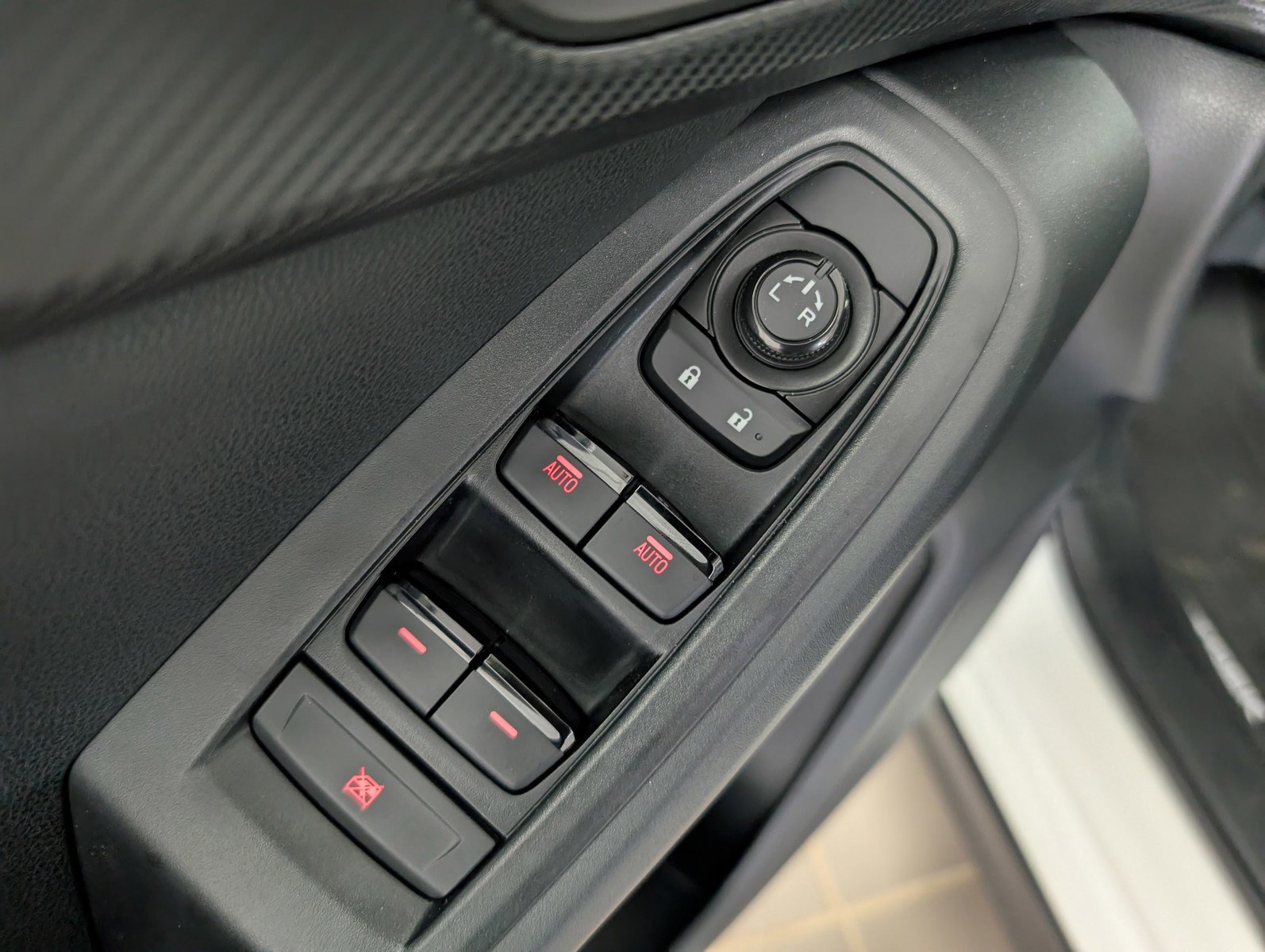 Certified 2025 Subaru Crosstrek 2.0i Premium image 25