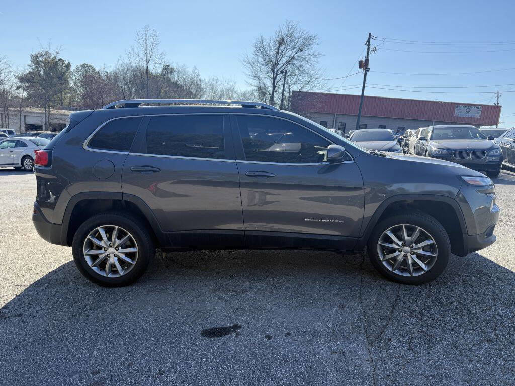 Used 2018 Jeep Cherokee Limited w/ Luxury Group image 4