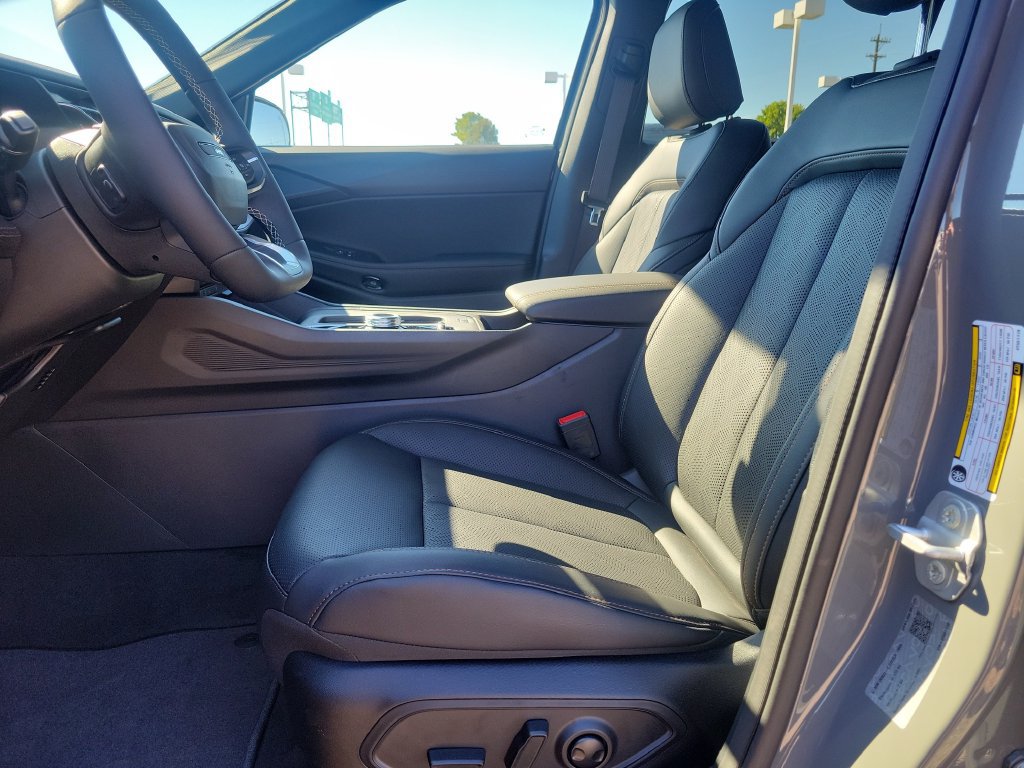 New 2027 Jeep Cherokee Overland AWD/4WD image 12