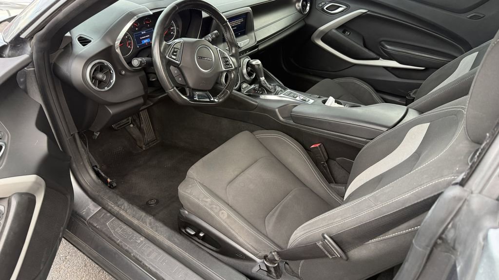 Used 2020 Chevrolet Camaro LT image 2
