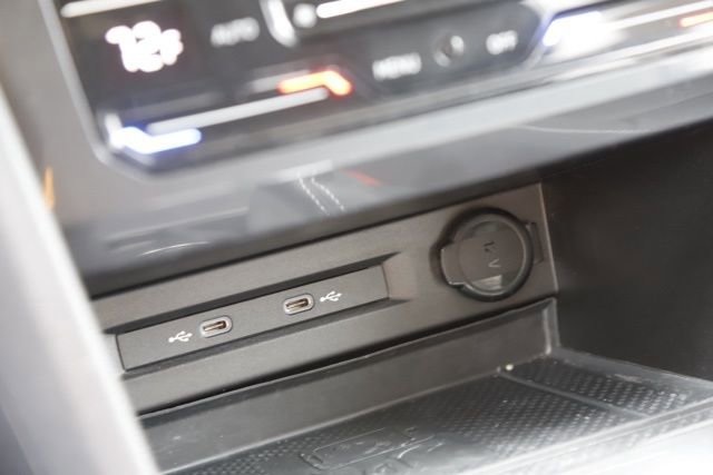 Used 2023 Volkswagen Tiguan SE image 27