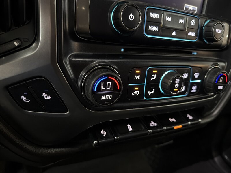 Used 2018 Chevrolet Silverado 1500 LTZ Z71 w/ LTZ Plus Package AWD/4WD image 18