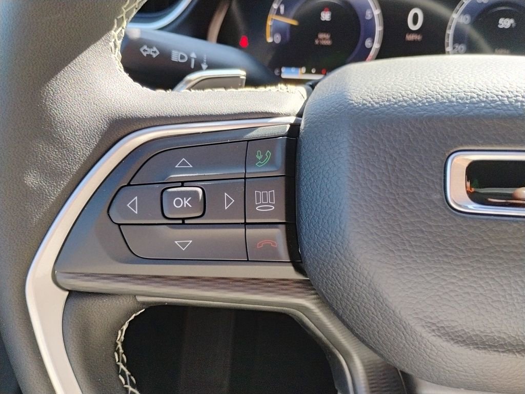 New 2025 Jeep Grand Cherokee Laredo w/ Trailer Tow Package image 34