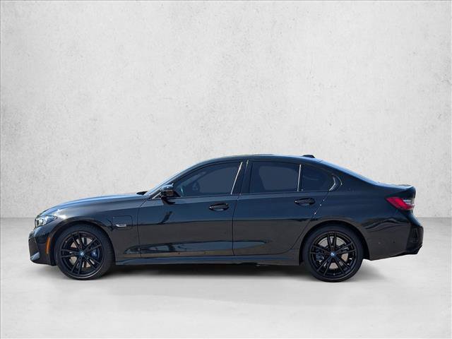 Used 2023 BMW 330e w/ M Sport Package RWD image 4