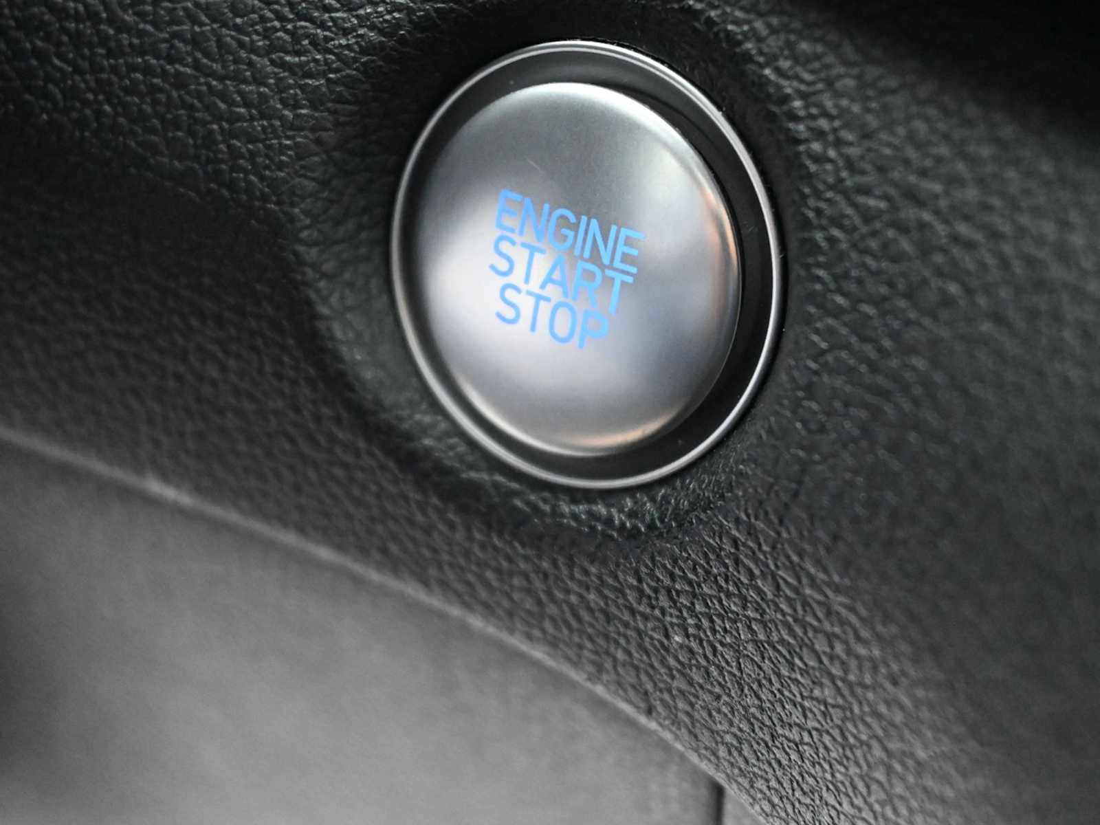 Used 2023 Hyundai Santa Fe SEL image 17