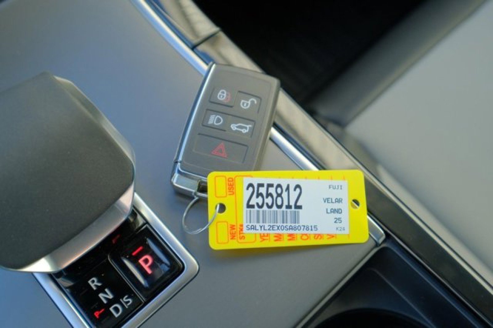 New 2025 Land Rover Range Rover Velar Dynamic SE image 28