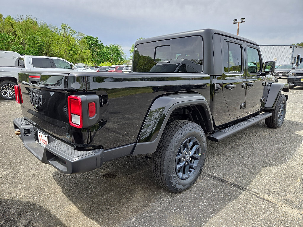 New 2026 Jeep Gladiator Sport AWD/4WD image 4