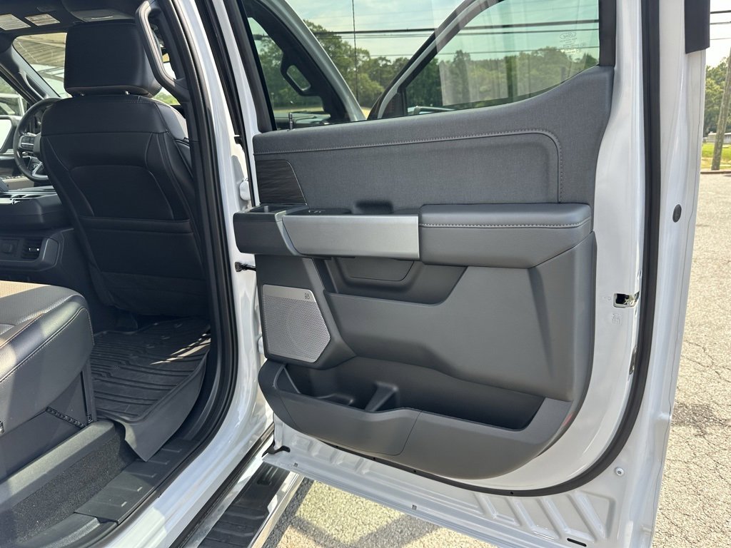 Used 2025 Ford F150 Lariat w/ Equipment Group 501A Mid image 20