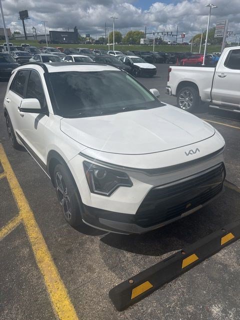 Used 2023 Kia Niro EX Touring FWD image 4