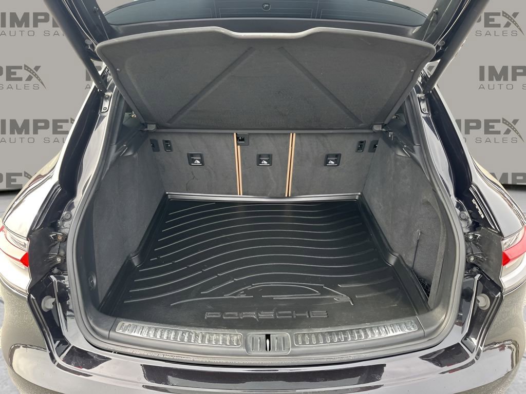 Used 2022 Porsche Macan image 31