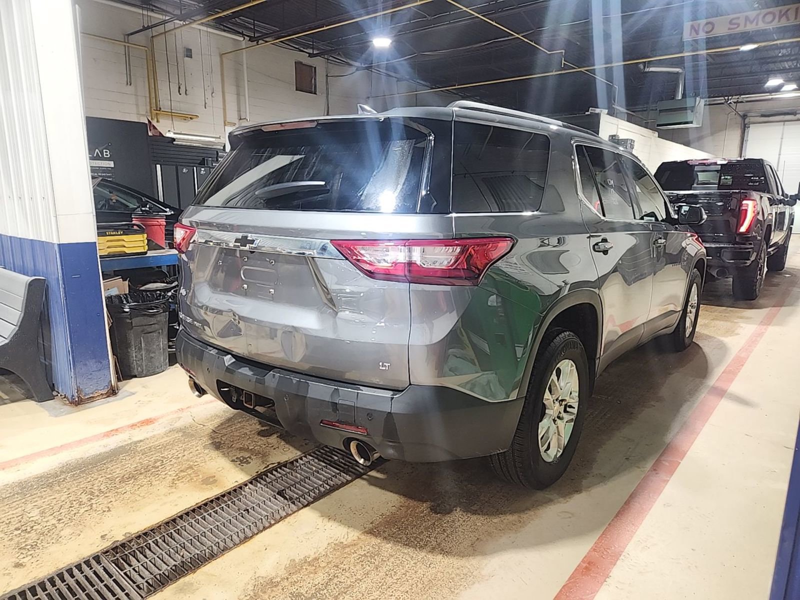 Used 2019 Chevrolet Traverse LT image 3