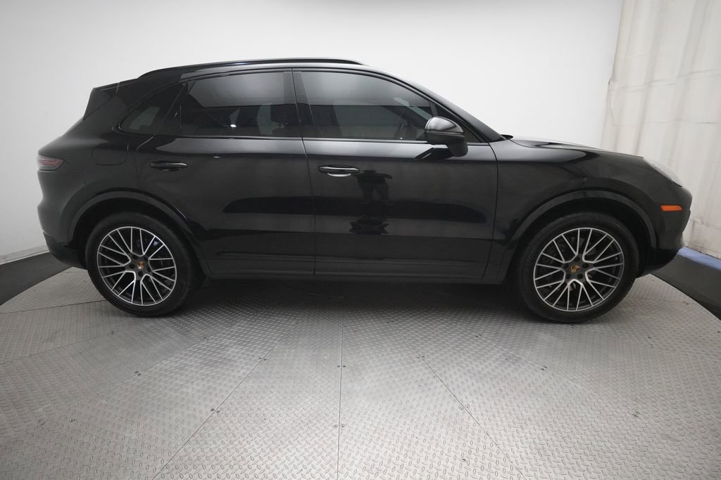 Certified 2021 Porsche Cayenne AWD/4WD image 4