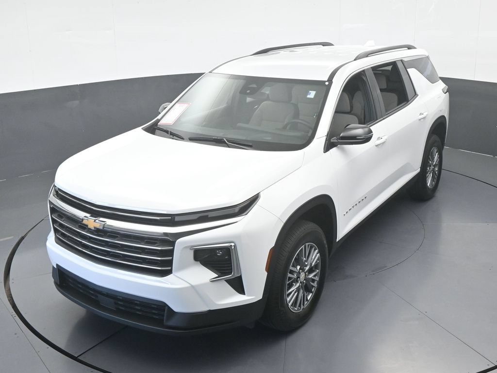Used 2025 Chevrolet Traverse LT FWD image 46