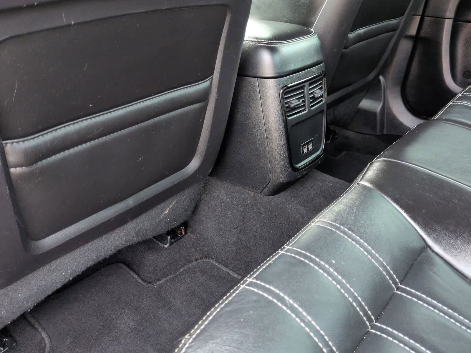 Used 2019 Chrysler 300 S RWD image 18