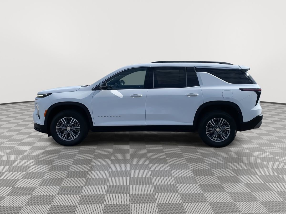 Used 2025 Chevrolet Traverse LT image 4