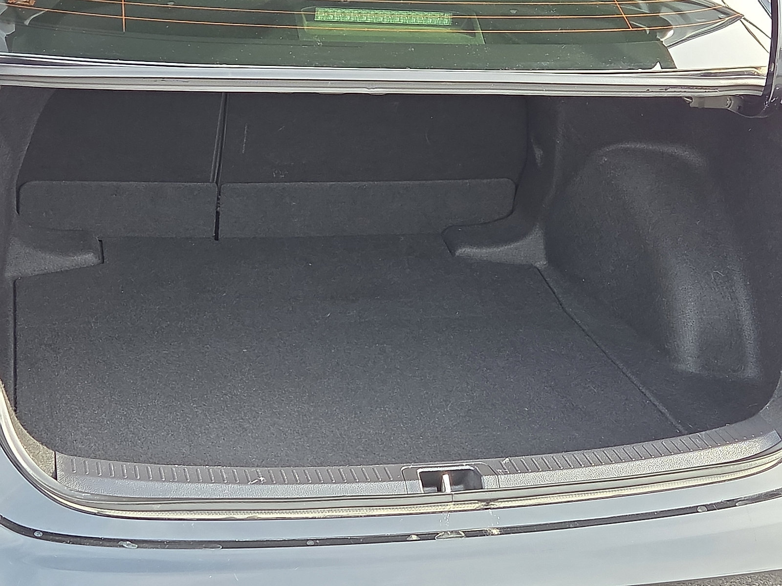 Used 2022 Toyota Corolla LE image 9