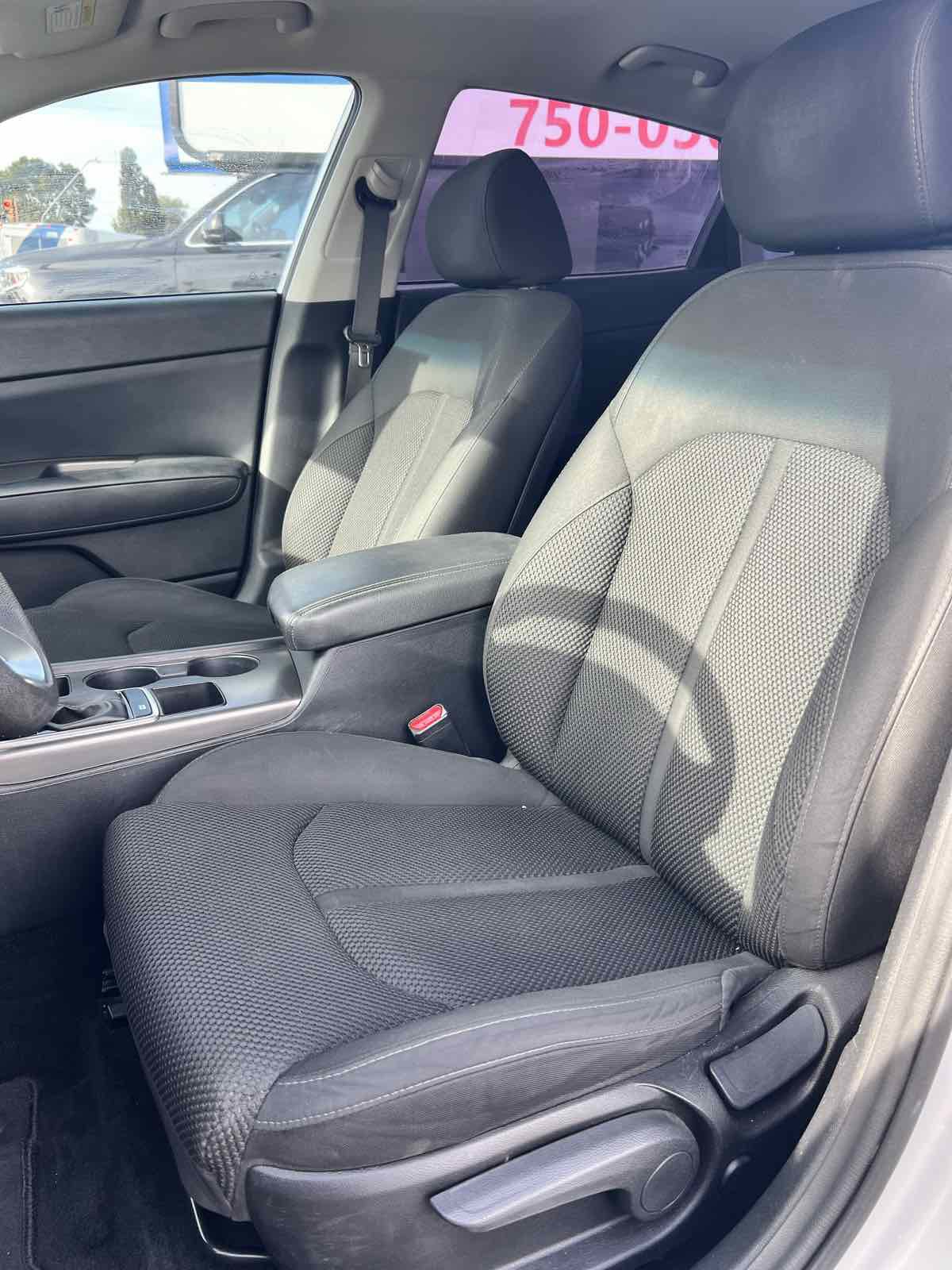 Used 2020 Kia Optima LX image 17