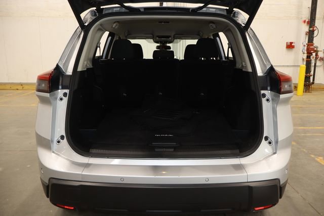 Used 2024 Nissan Rogue SV image 13