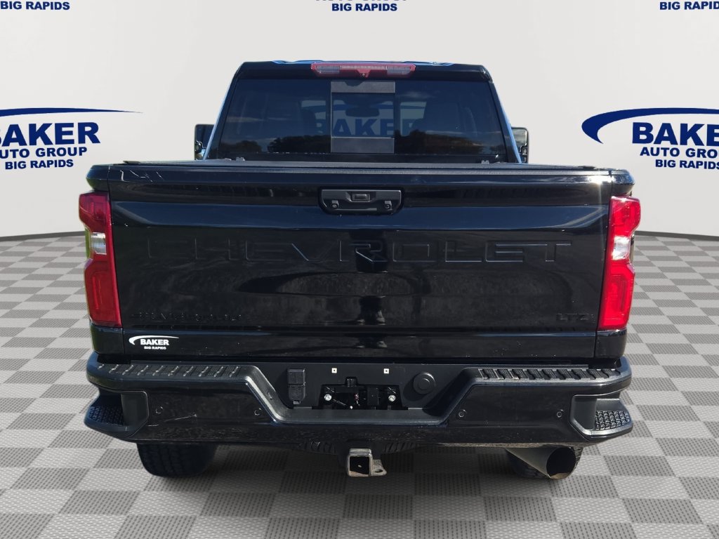 Used 2021 Chevrolet Silverado 2500 LTZ w/ LTZ Plus Package AWD/4WD image 4