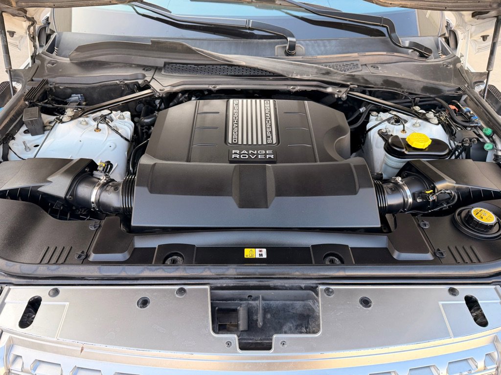 Used 2014 Land Rover Range Rover Autobiography image 28