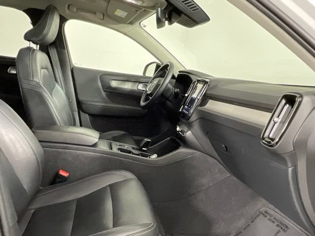 Used 2024 Volvo XC40 B5 Core AWD/4WD image 17
