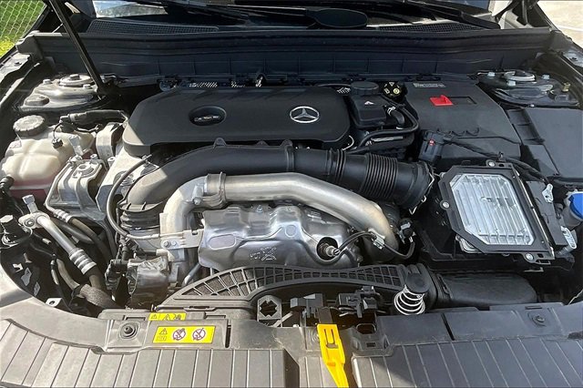 New 2024 Mercedes-Benz GLB 250 image 7