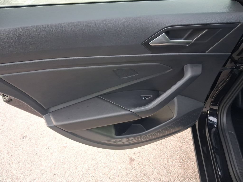 Certified 2023 Volkswagen Jetta SE FWD image 11