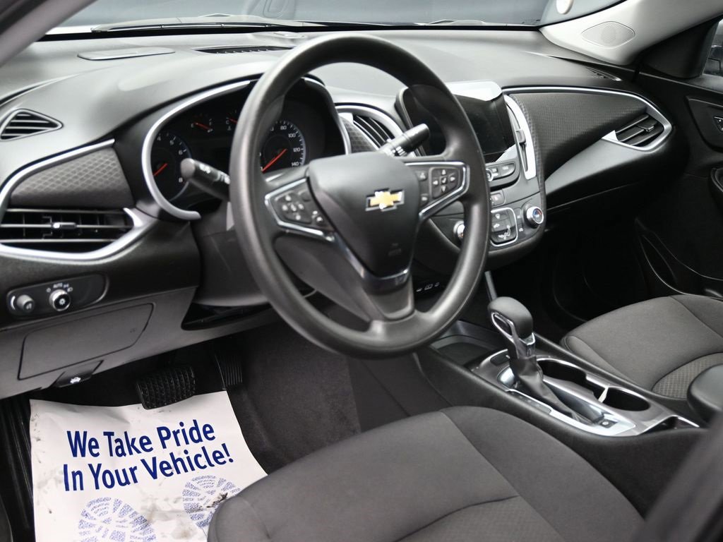 Used 2023 Chevrolet Malibu LS image 15
