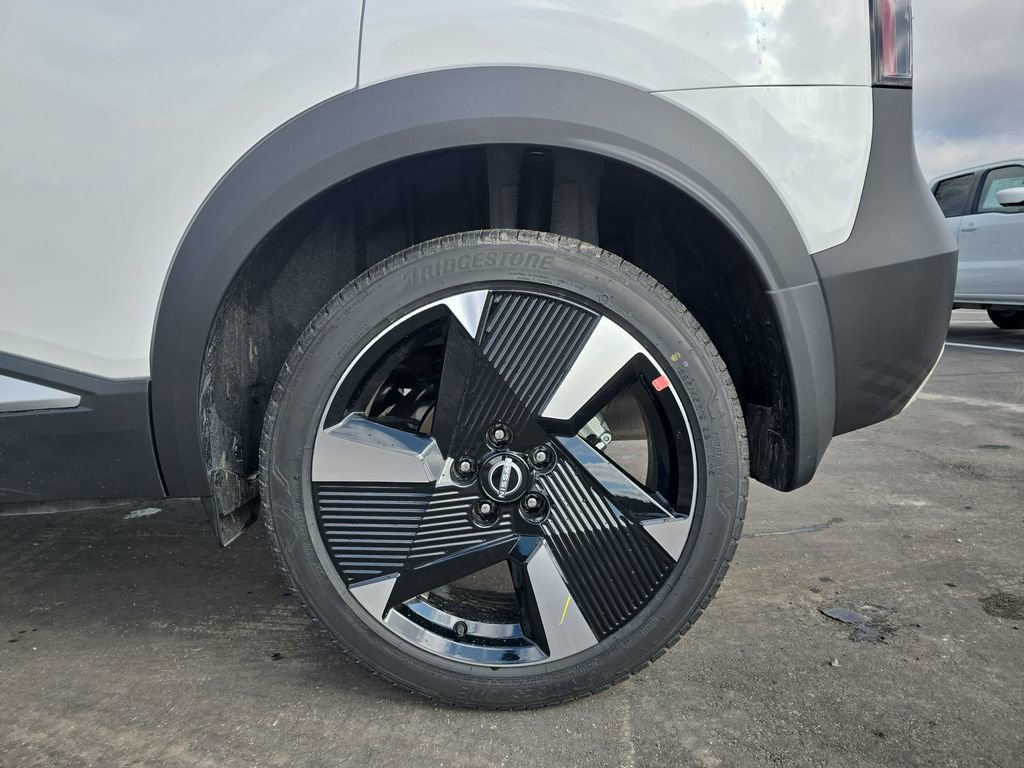 New 2026 Nissan Kicks SR FWD image 35