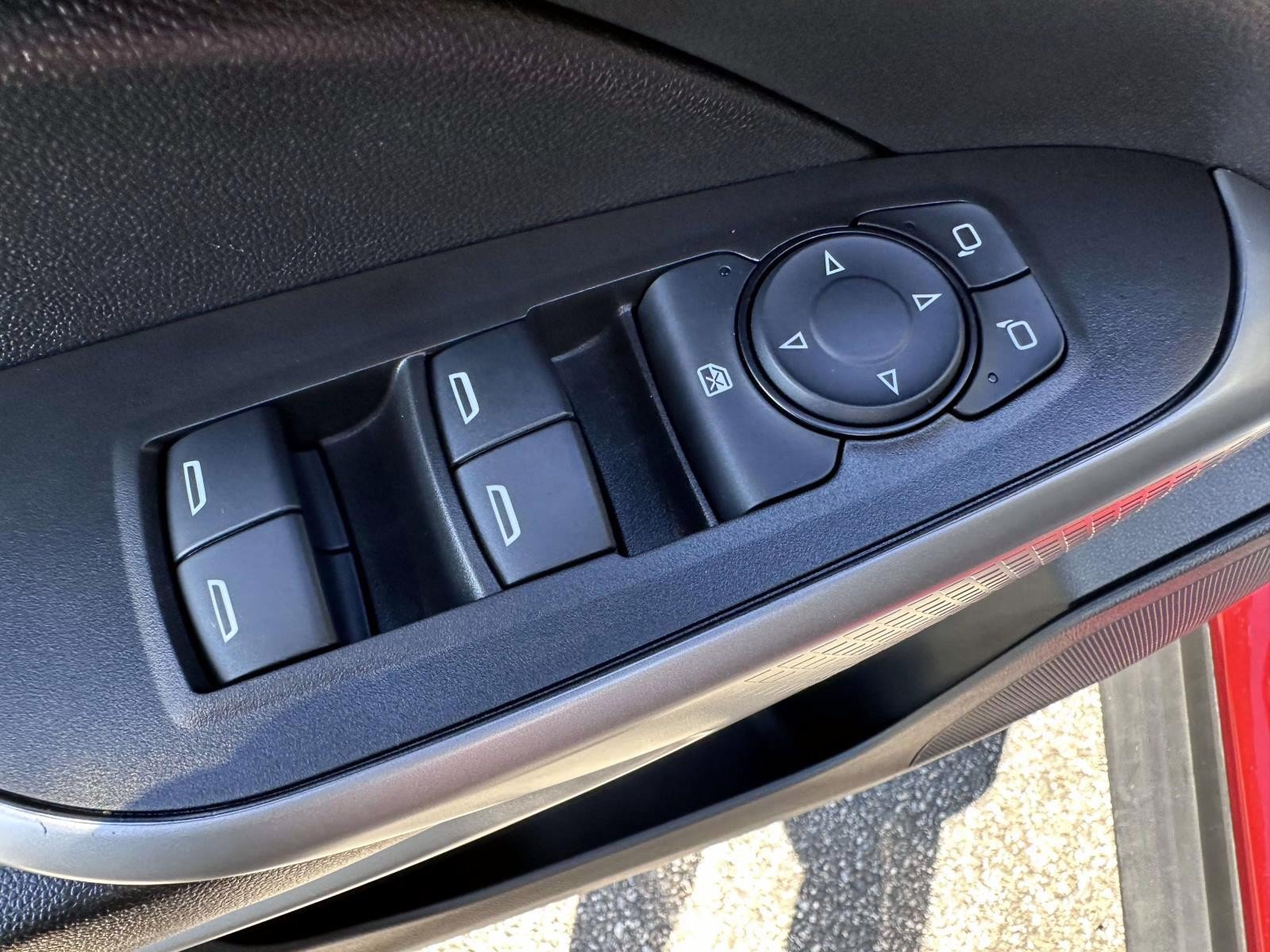 Used 2024 Chevrolet Trax LS w/ LS Convenience Package FWD image 9