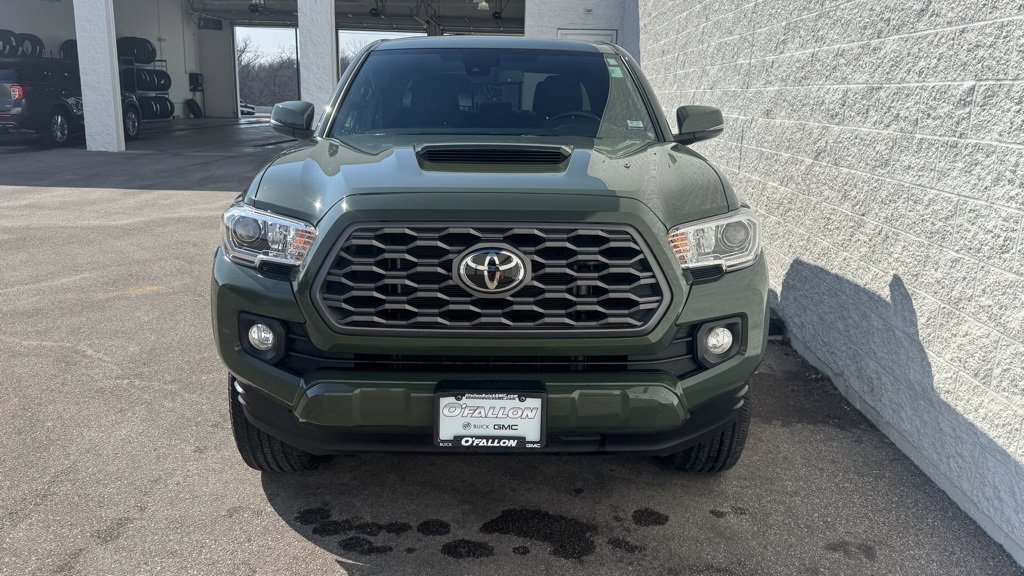 Used 2021 Toyota Tacoma TRD Sport image 3