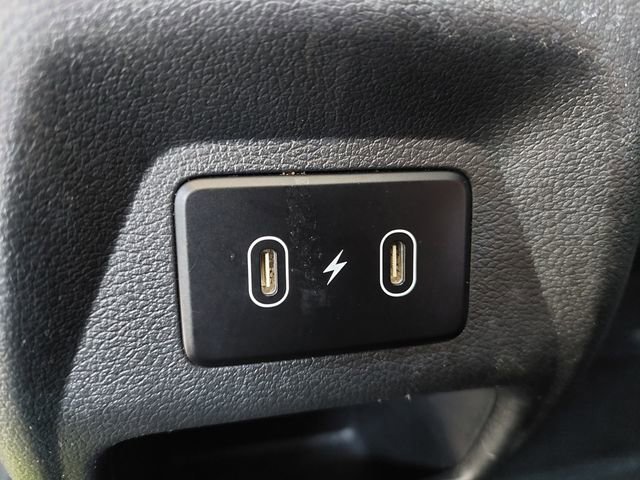 Used 2025 Hyundai Venue SEL FWD image 21