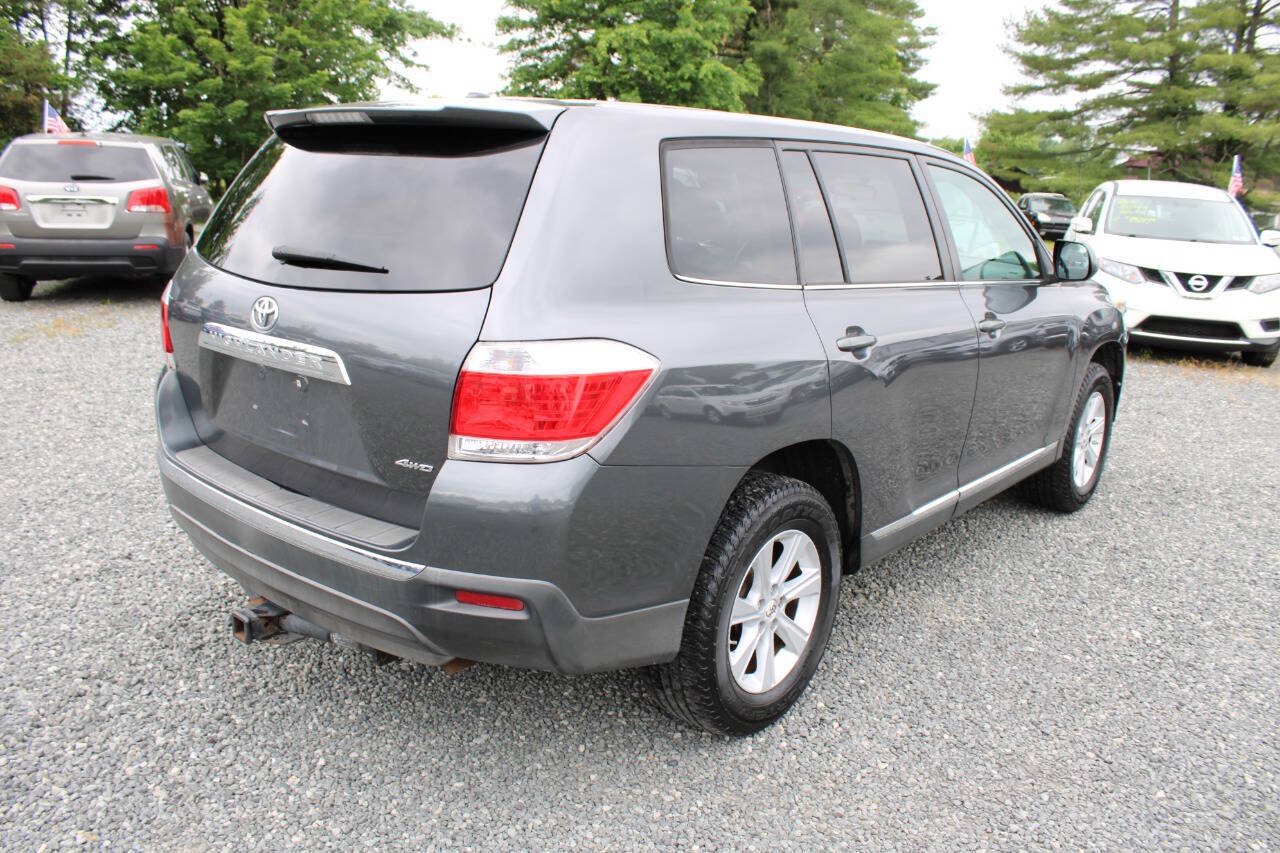 Used 2011 Toyota Highlander 4WD w/ Tow Pkg image 7