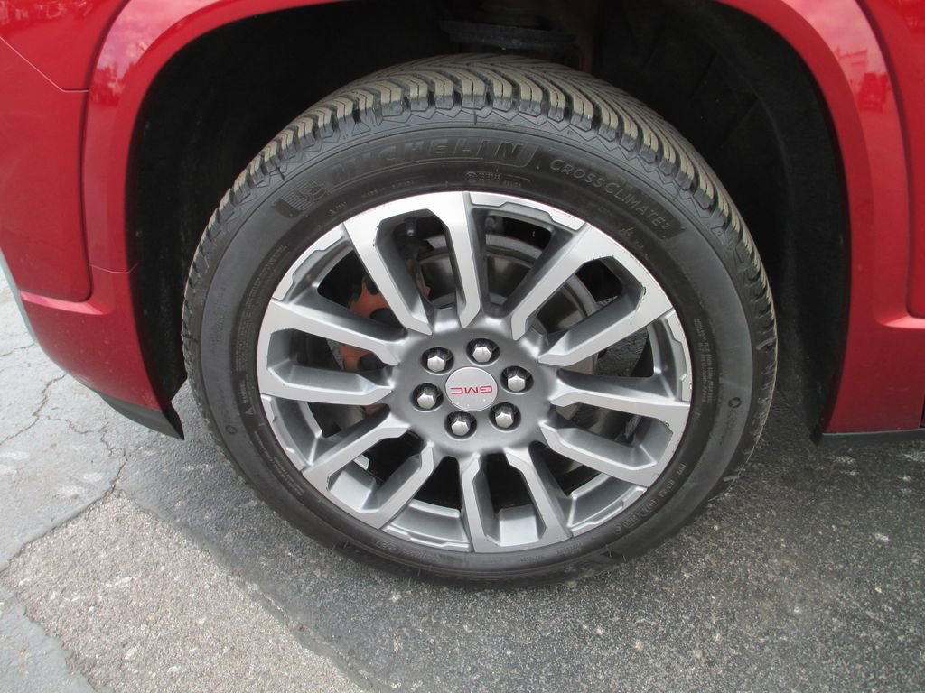 Used 2021 GMC Acadia Denali w/ Denali Technology Package AWD/4WD image 14