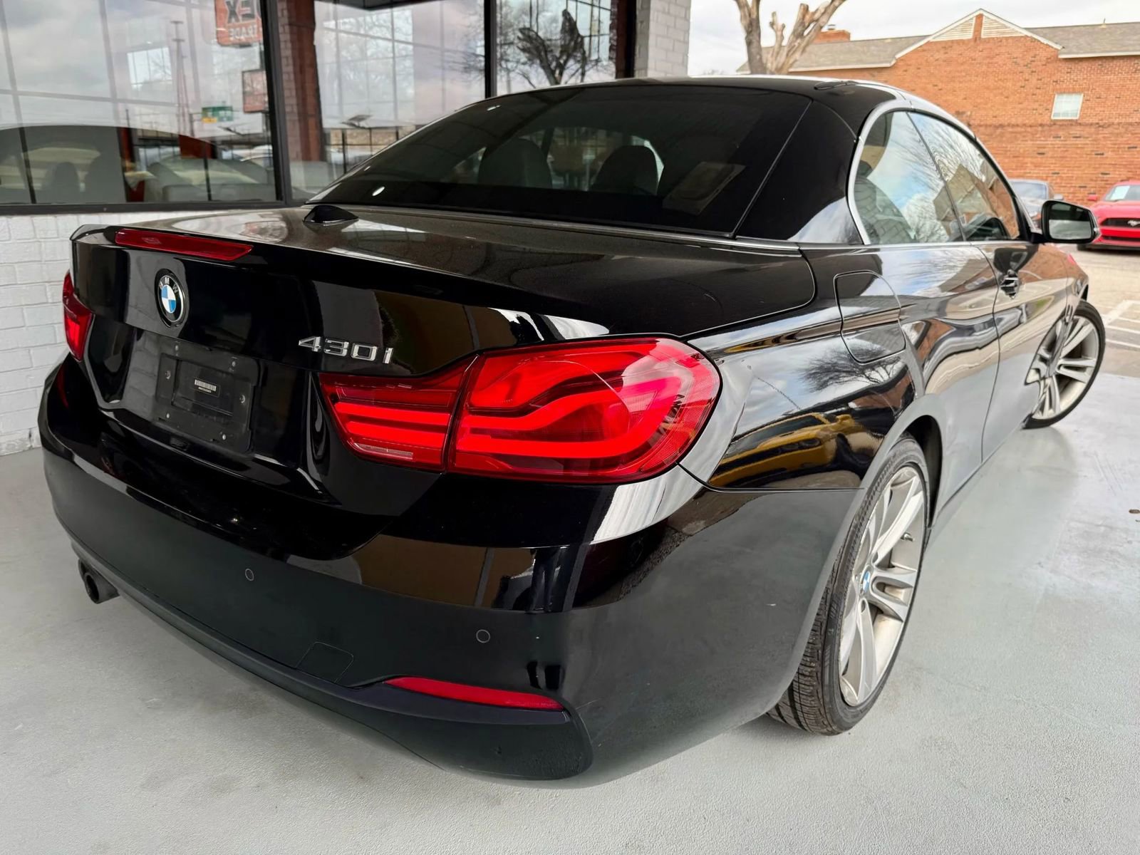 Used 2018 BMW 430i Convertible RWD image 3