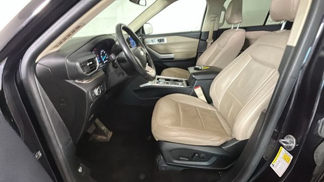 Used 2022 Ford Explorer Limited w/ Equipment Group 301A AWD/4WD image 12
