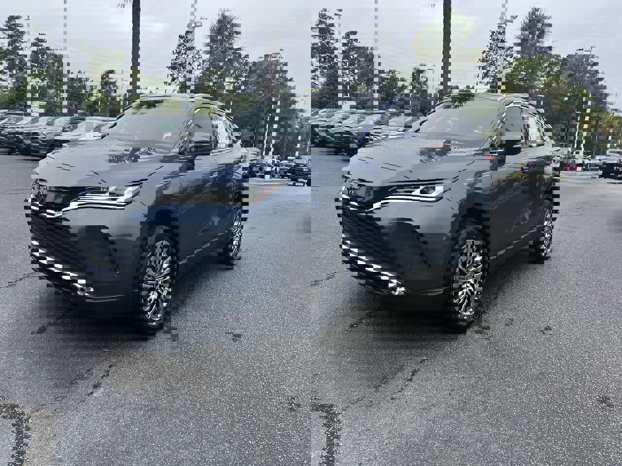 Used 2024 Toyota Venza XLE AWD/4WD image 5