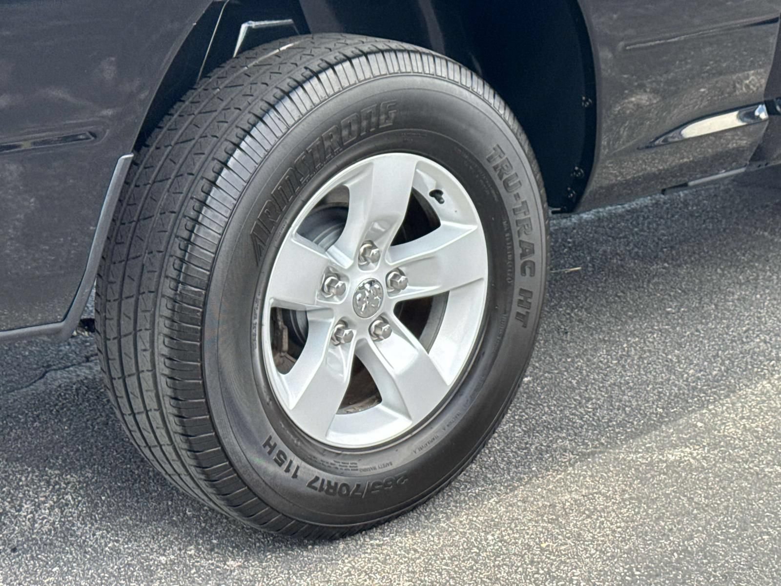 Used 2021 RAM 1500 Classic SLT AWD/4WD image 8