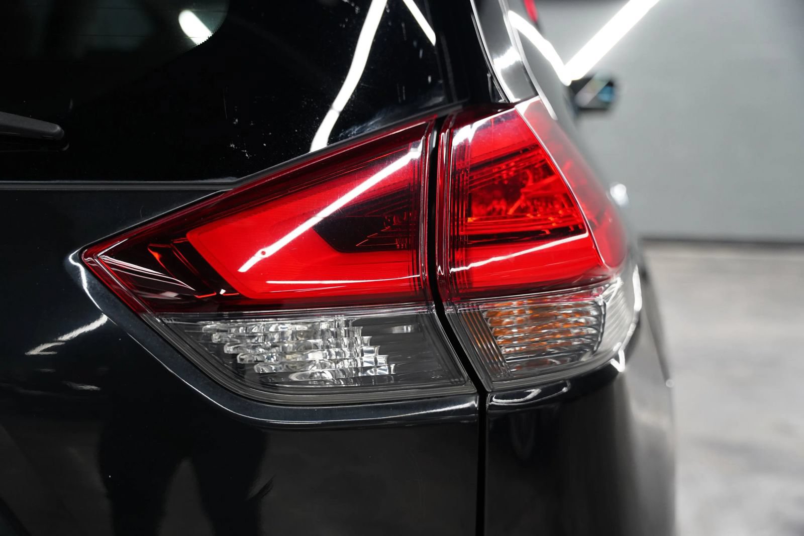 Used 2017 Nissan Rogue SL w/ SL Premium Package FWD image 20